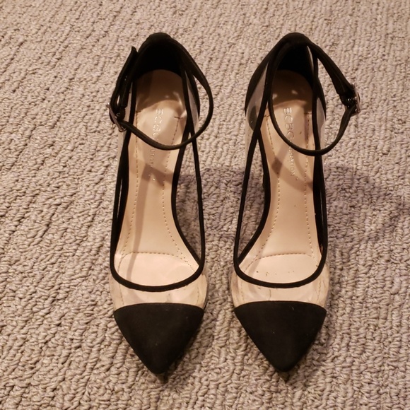 BCBGeneration Shoes - Bcbgeneration black & clear pumps